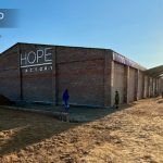 ESPERANZA: Joyce Meyer apertura en África una fábrica que alimentará a 50 mil niños