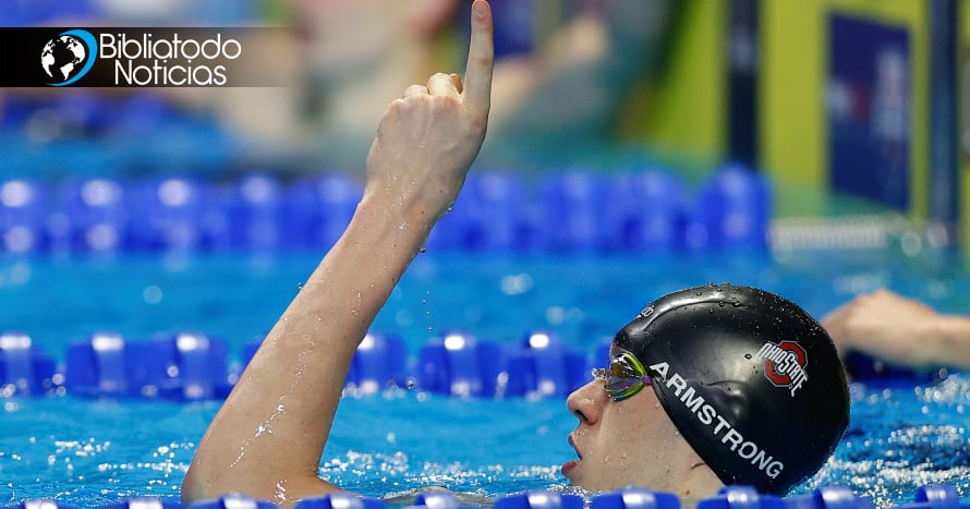 Nadador estadounidense afirma: “En mi vida Dios es mi prioridad”, al recibir la medalla de Oro