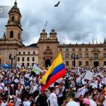 Miles de personas marchan para Jesús en Colombia, orando por la paz en la nación