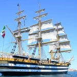 Dos barcos navegan por el mundo con un mensaje de esperanza y fe