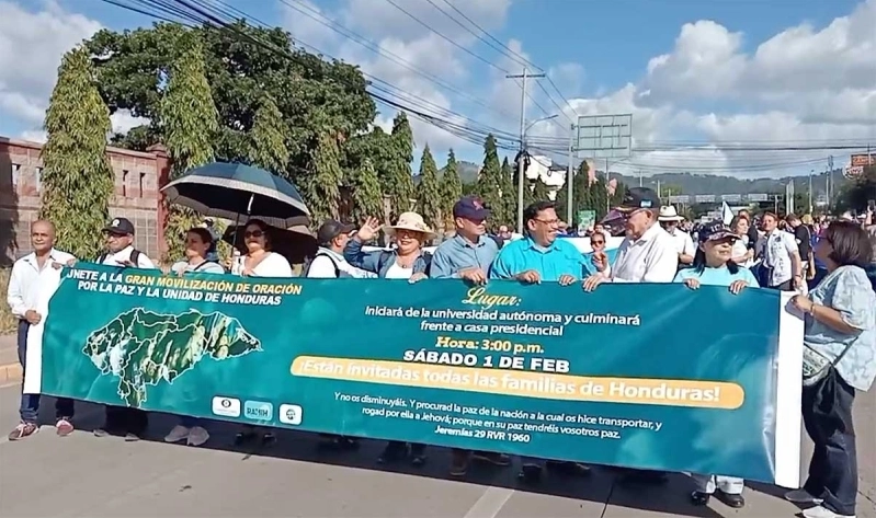 Miles de hondureños marchan en oración por la paz y la unidad del país